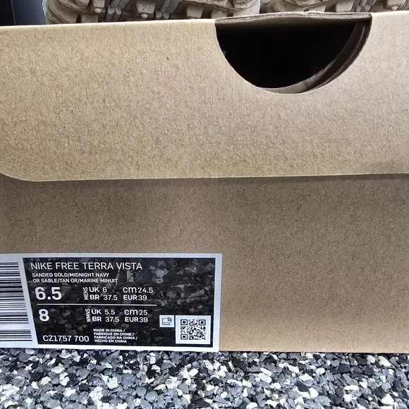 Nike Trail Running Yellow and Blue Sneakers - Picture 5 of 10